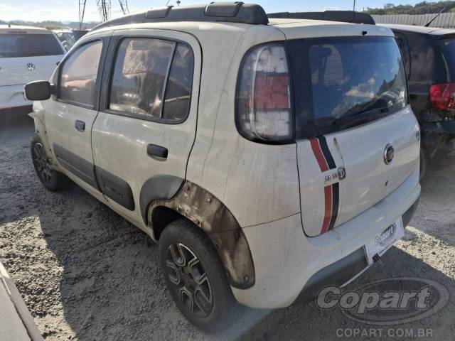2015 FIAT UNO 