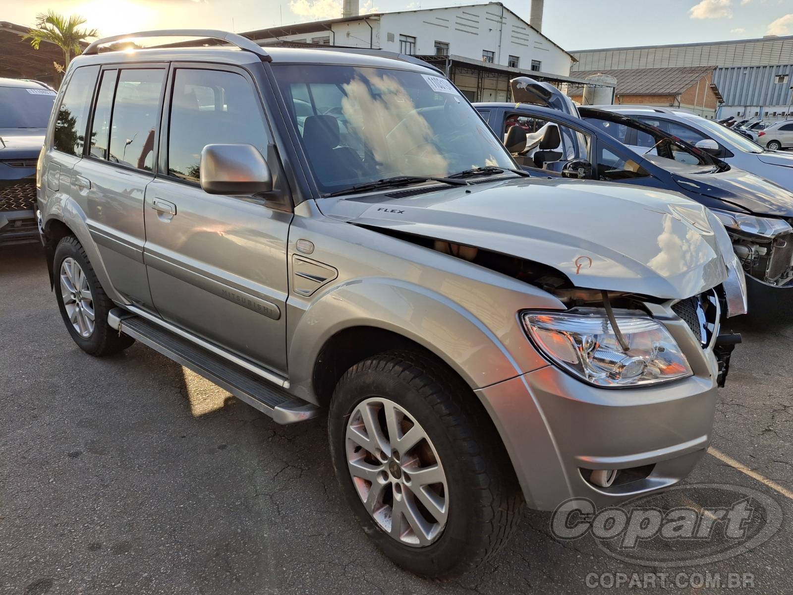 Mitsubishi Pajero TR4 2012 SUV