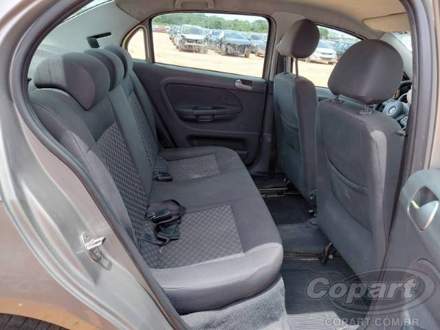 2015 VOLKSWAGEN VOYAGE 