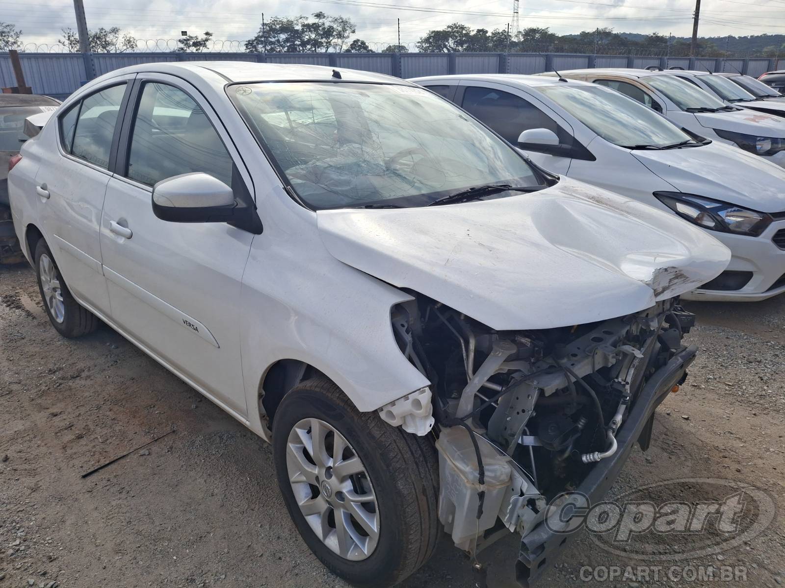 Veículo Nissan Versa Nissan Versa SV 1.6 16V 2018 Médio Dano Frontal 2018 em leilão