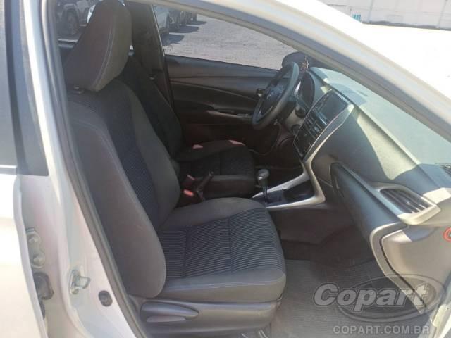 2021 TOYOTA YARIS 