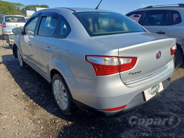 2015 FIAT GRAND SIENA 