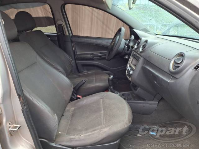 2011 VOLKSWAGEN VOYAGE 