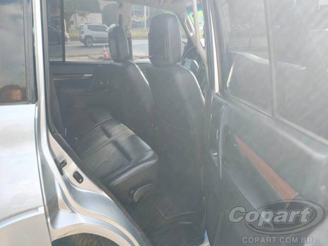 2011 MITSUBISHI PAJERO FULL 