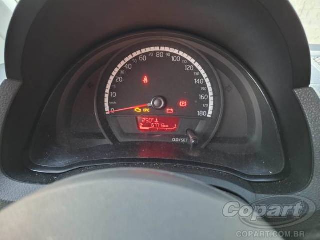 2015 VOLKSWAGEN UP 