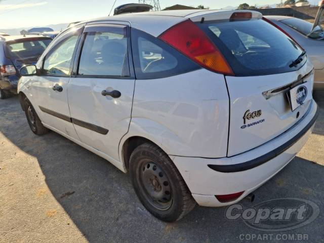 2004 FORD FOCUS 
