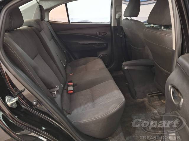 2025 TOYOTA YARIS SEDA 