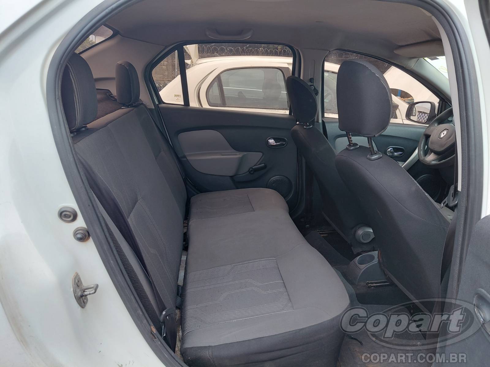Foto 6 de 10: 2016 RENAULT LOGAN