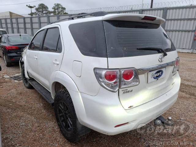 2015 TOYOTA HILUX SW4 
