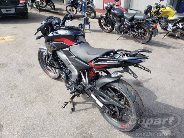 2025 BAJAJ DOMINAR 