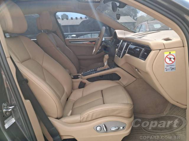 2015 PORSCHE MACAN 