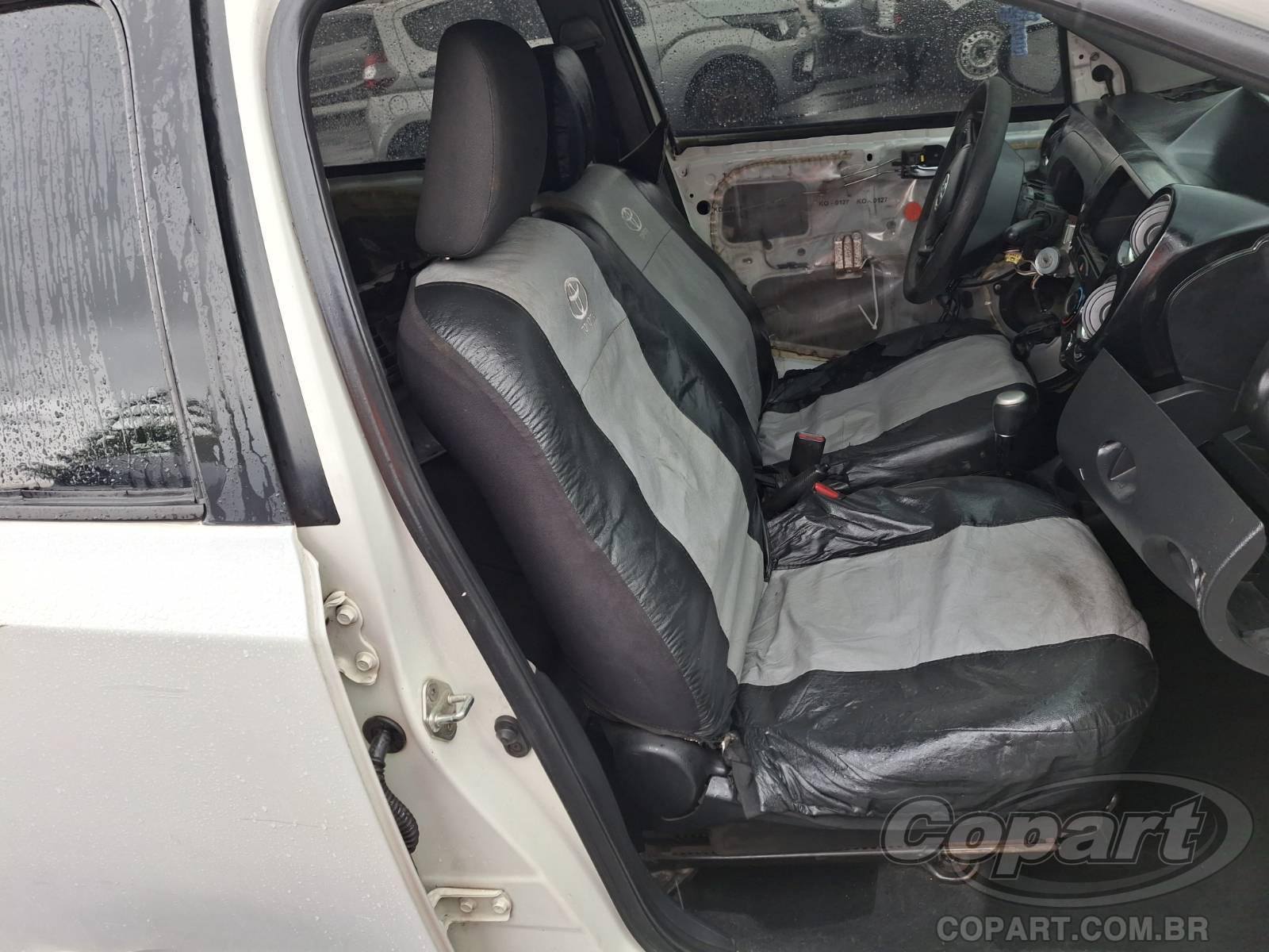 2017 TOYOTA ETIOS SEDA — foto 5 de 11