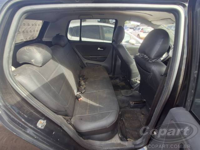 2013 VOLKSWAGEN FOX 
