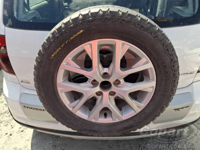 2013 VOLKSWAGEN FOX 