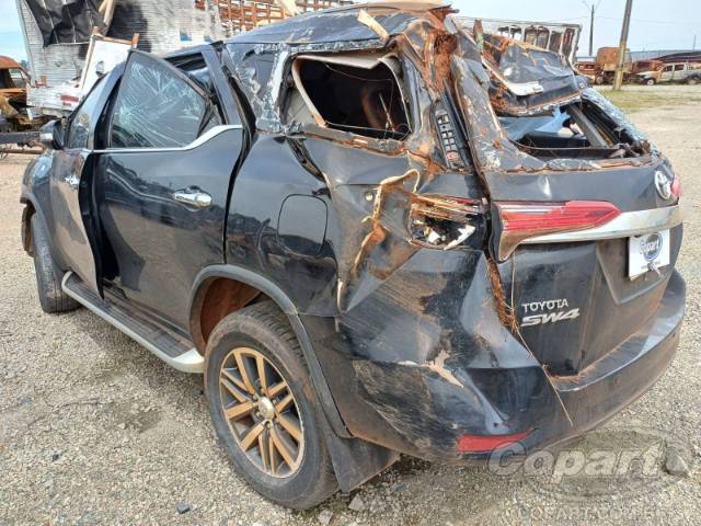 2017 TOYOTA HILUX SW4 