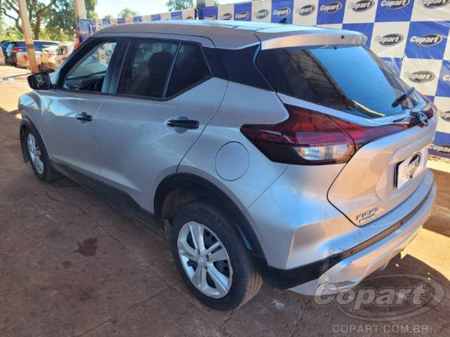 2025 NISSAN Kicks Play 
