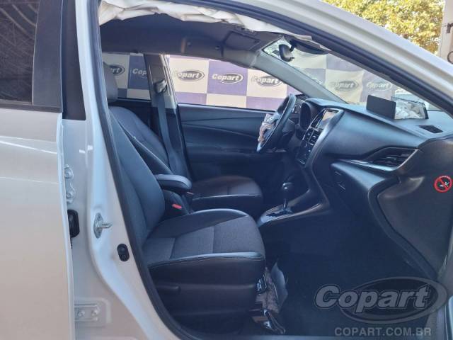 2024 TOYOTA YARIS SEDA 