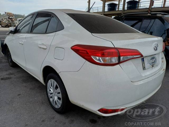 2025 TOYOTA YARIS SEDA 