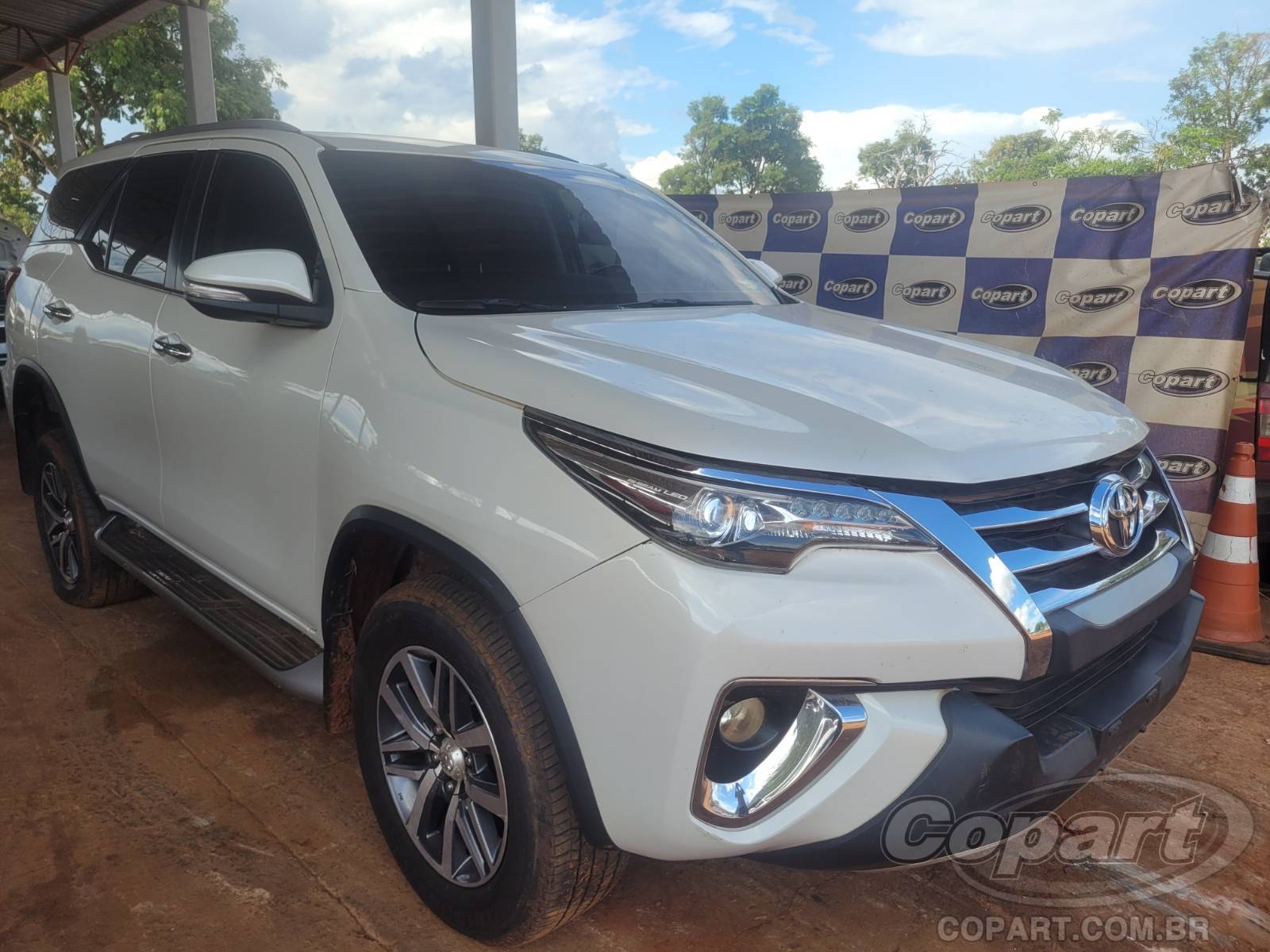 Toyota Hilux SW4 SRX 2.8 D-4D Turbo 2017 Pequena Monta