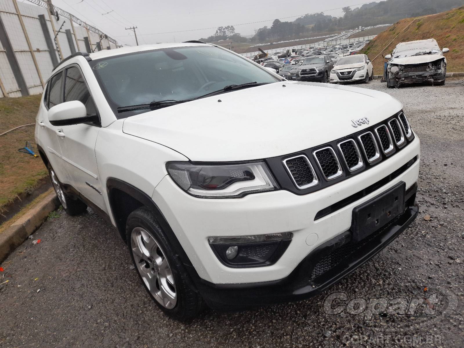 Veículo Fiat Compass JEEP COMPASS LONGITUDE 2.0 16V TIGERSHARK FLEXIVEL ALCOOL/GASOLINA 2021 2021 em leilão