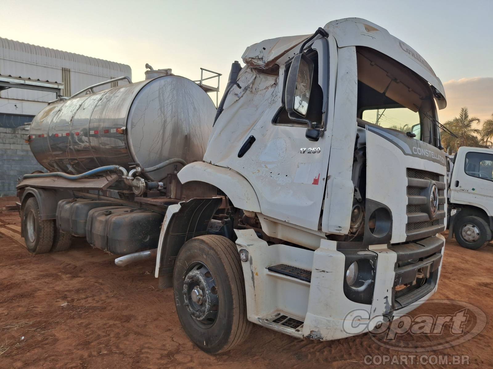 Veículo VOLKSWAGEN Constellation 2011 VOLKSWAGEN CONSTELLATION 17.250 5.9 2011 em leilão