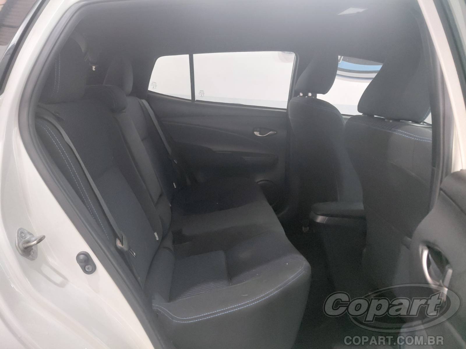 2019 TOYOTA YARIS — foto 6 de 11