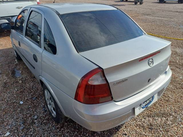 2004 CHEVROLET CORSA SEDAN 
