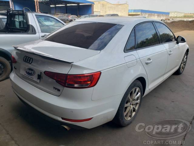 2017 AUDI A4 