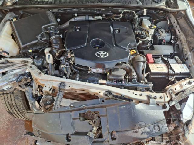 2024 TOYOTA HILUX CD 