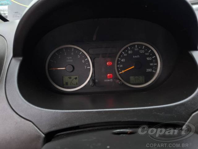 2005 FORD FIESTA SEDAN 