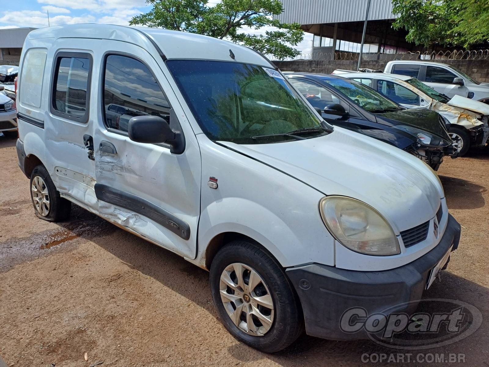 Veículo Renault Kangoo Renault Kangoo Express 1.6 16V Flex (2014) 2014 em leilão