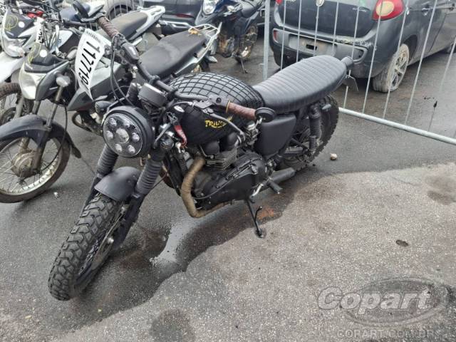 2013 TRIUMPH BONNEVILLE 