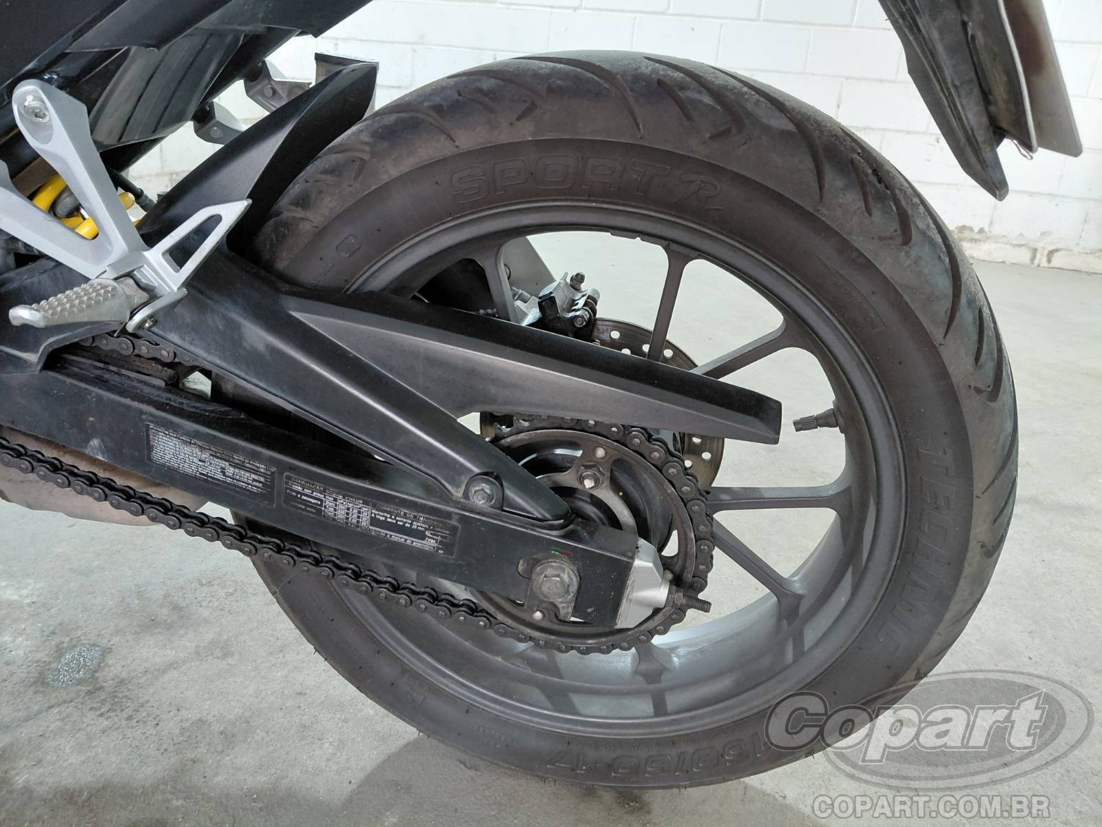 Foto 7 de 10: 2023 HONDA CB 300F