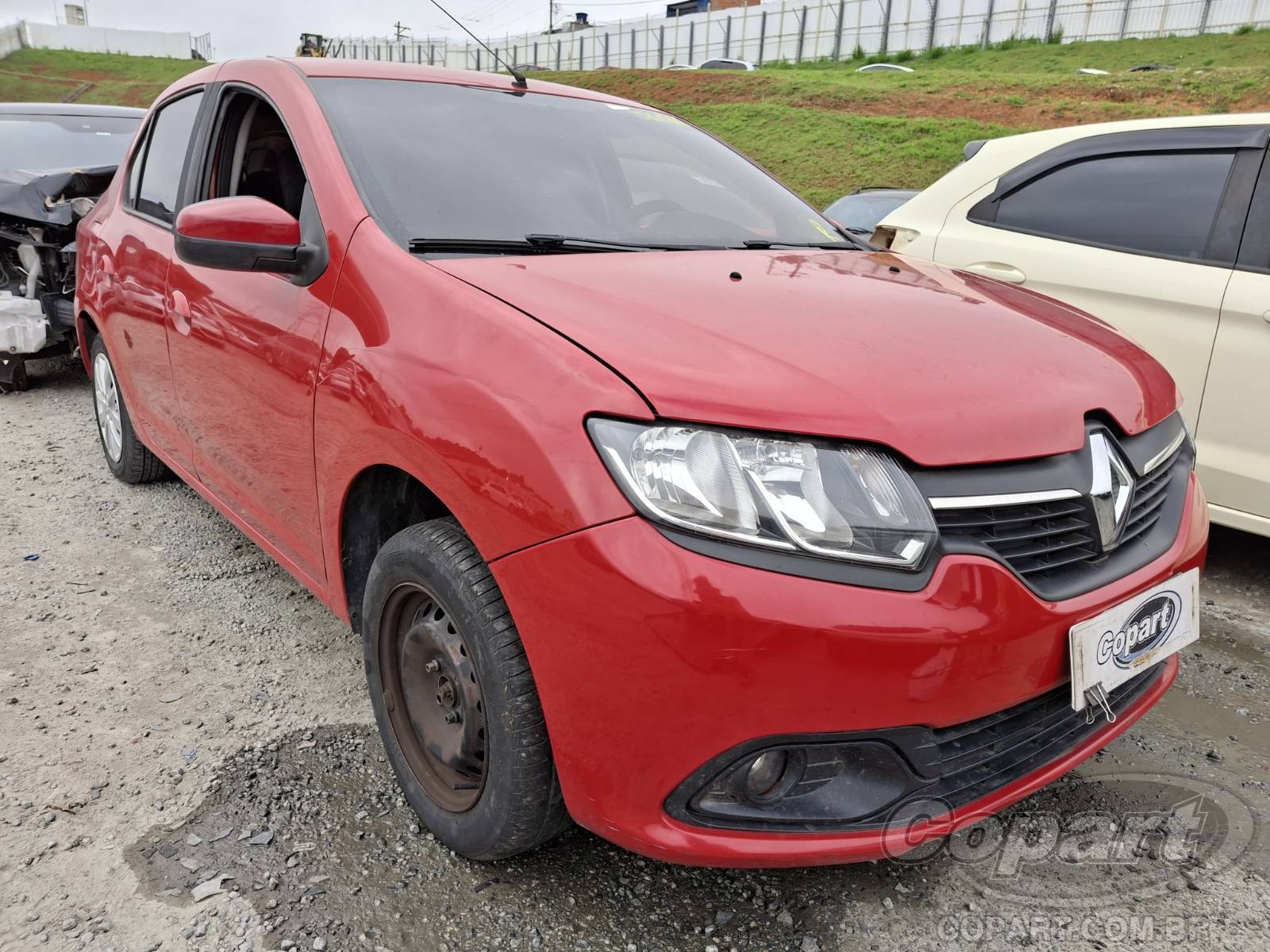 Veículo Renault Logan Renault Logan Expression 1.6 Hi-Power 2015 Enchente Médio 2015 em leilão