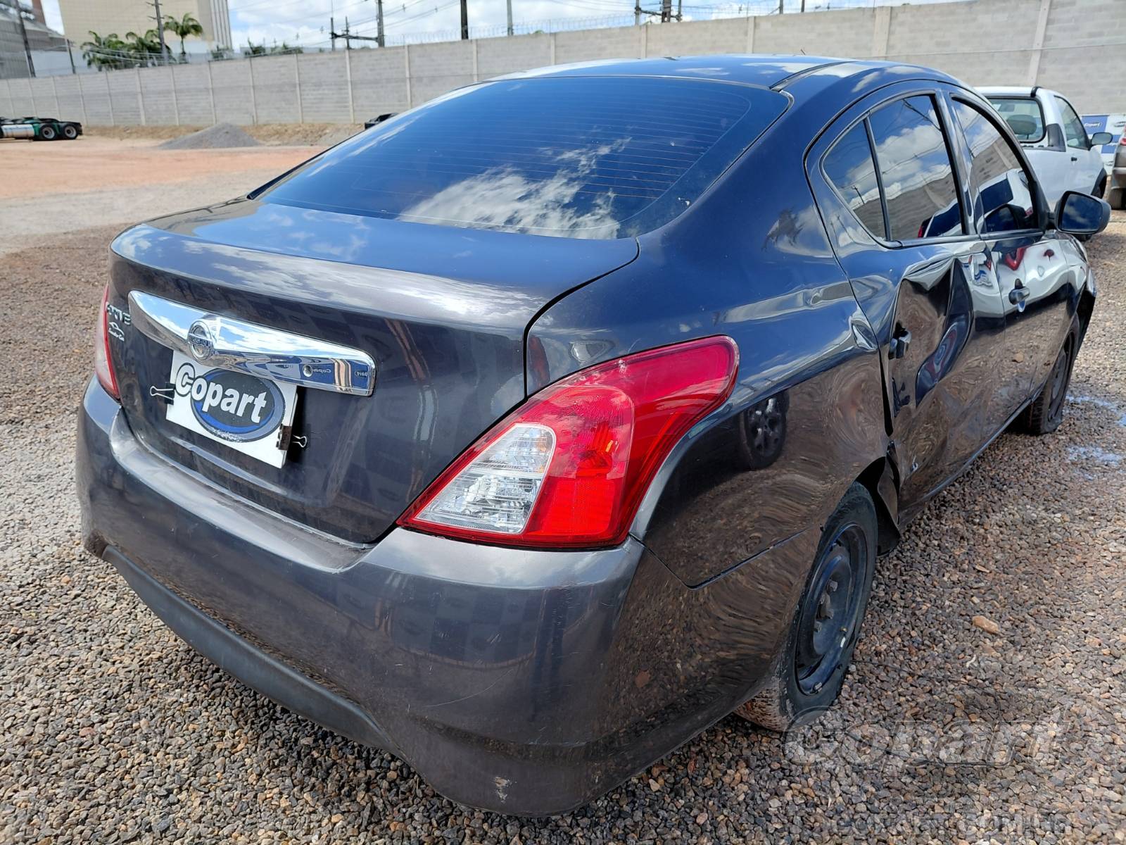 Foto 4: 2021 NISSAN VERSA V-DRIVE