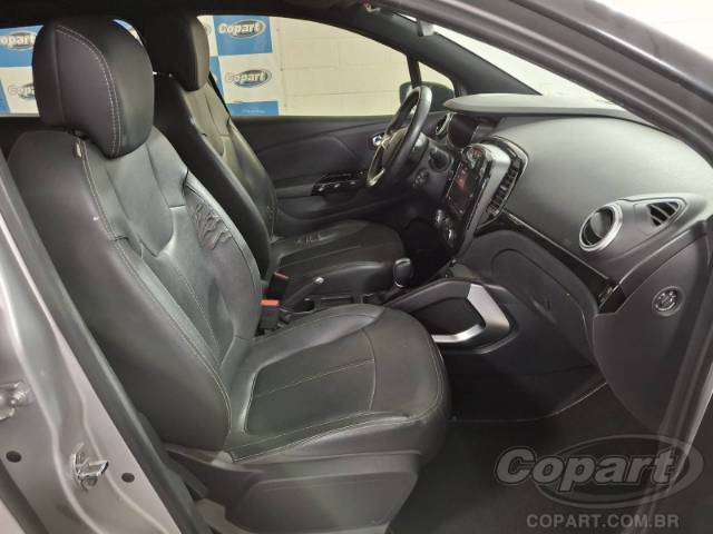2022 RENAULT CAPTUR 