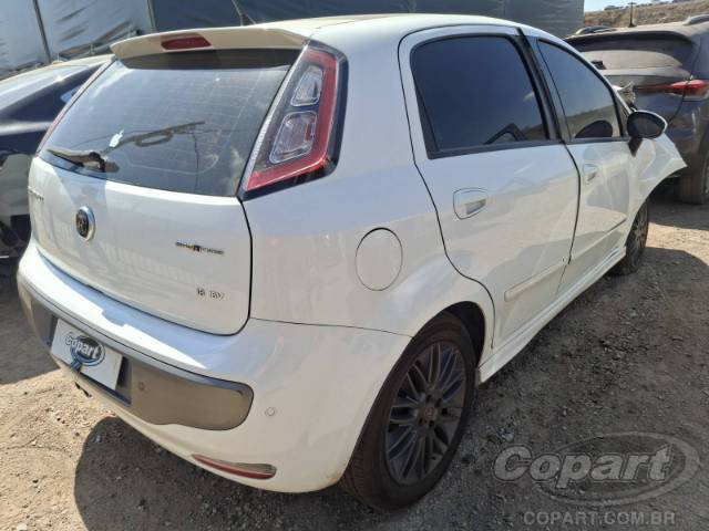 2015 FIAT PUNTO 