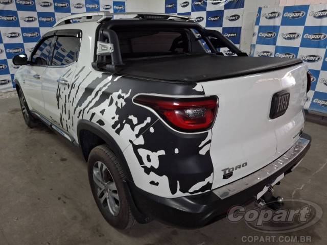 2017 FIAT TORO 