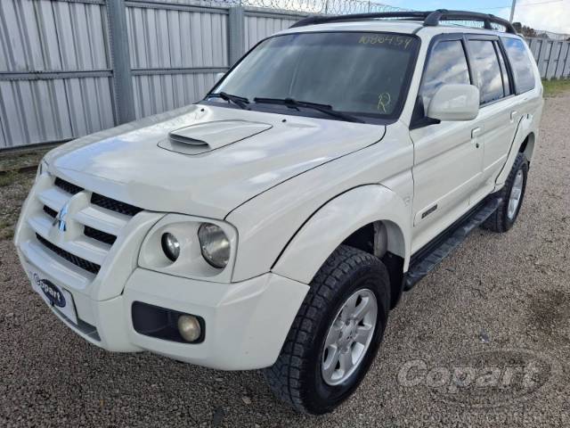 2011 MITSUBISHI PAJERO SPORT 