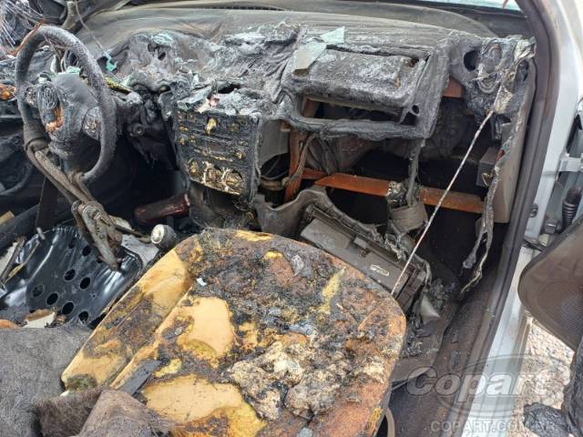 2015 VOLKSWAGEN VOYAGE 