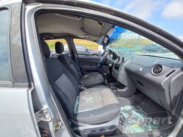 2003 FORD FIESTA 