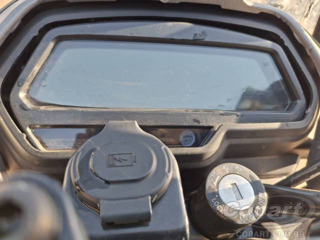 2025 BAJAJ DOMINAR 