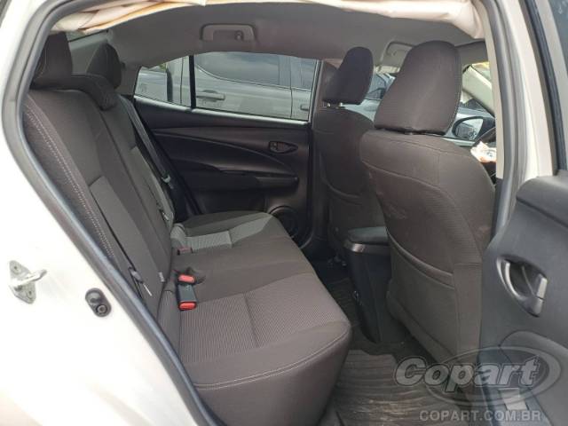 2024 TOYOTA YARIS SEDA 