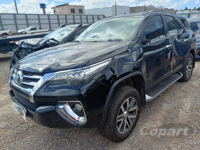 2017 TOYOTA HILUX SW4 