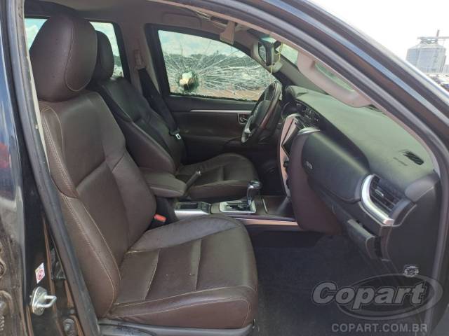 2017 TOYOTA HILUX SW4 