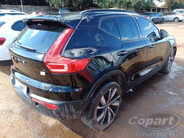 2022 VOLVO XC40 