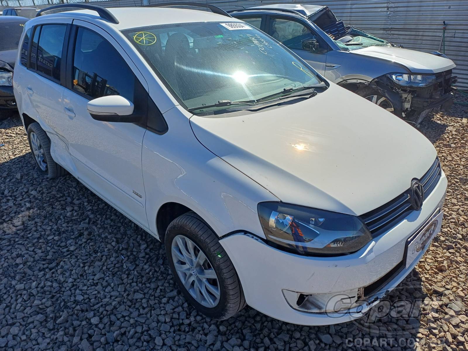 Veículo VW - VolksWagen Spacefox Volkswagen SpaceFox Trend 1.6 Total Flex 2013 Colisão Média Monta 2013 em leilão