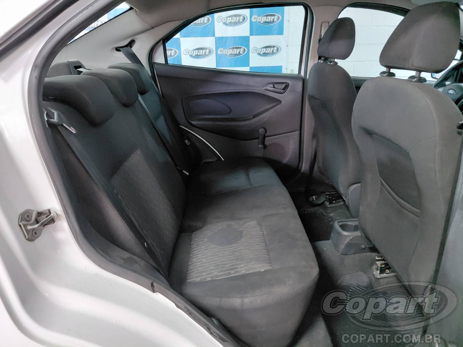 Foto 6 de 11: 2020 FORD KA SEDAN