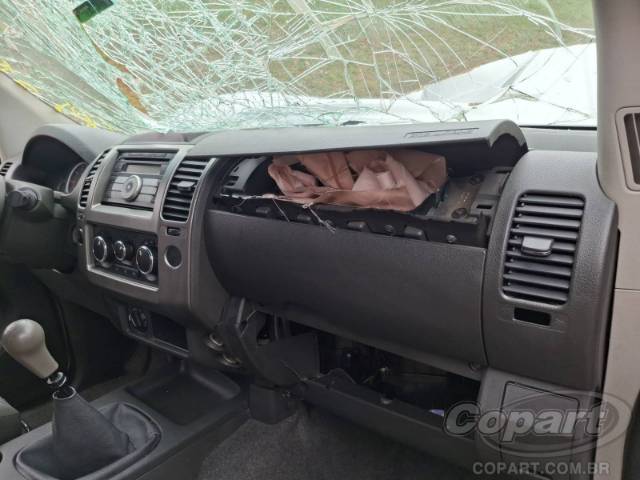 2015 NISSAN FRONTIER CD 