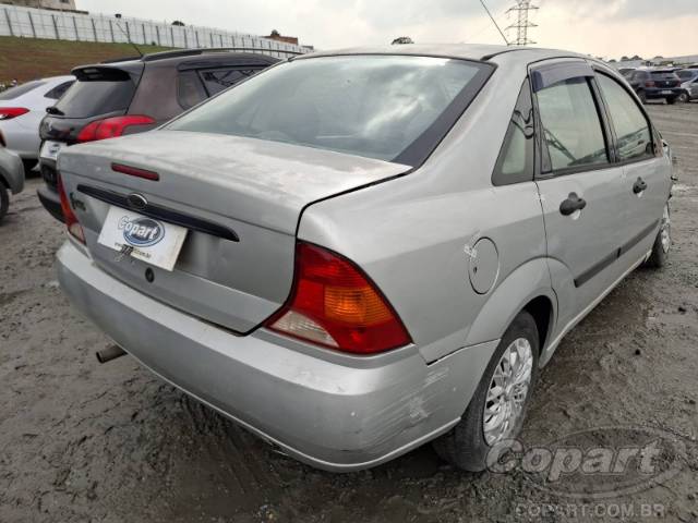 2003 FORD FOCUS SEDAN 
